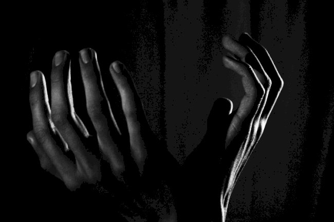 Sorgulamaktan vazgeçen insanın varlığı ipotek altındadır. 